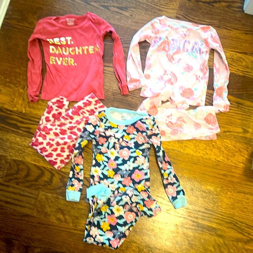 3 Girls sz 2T pajama sets!